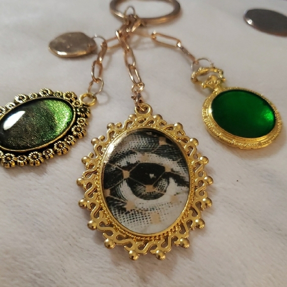 ✨Luxury Italian Art Keychain Fornasetti Inspired Gold Bag Charm FREE SHIPPING - Picture 1 of 6
